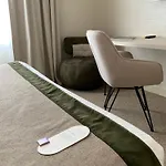 Le Renaissance 3*