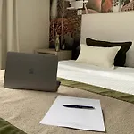Le Renaissance 3*
