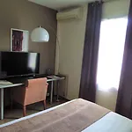 Le Renaissance Hotel 3*