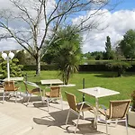 Le Renaissance Hotel 3*