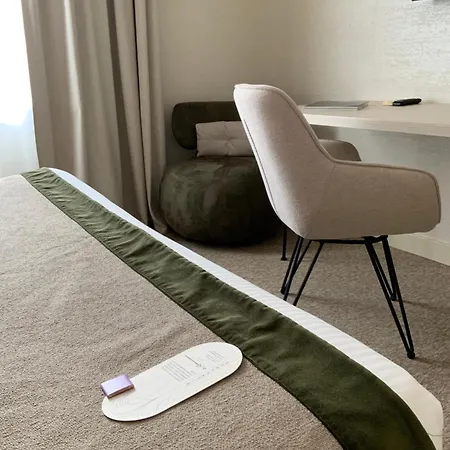 Le Renaissance 3*