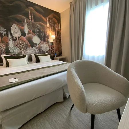 Le Renaissance Hotel