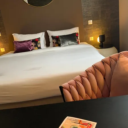 Le Renaissance Hotel