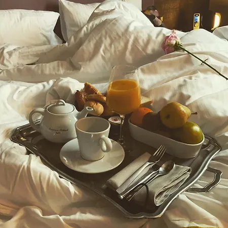 Le Renaissance Hotel 3*