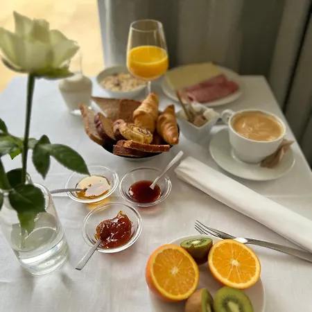 Hotel Le Renaissance