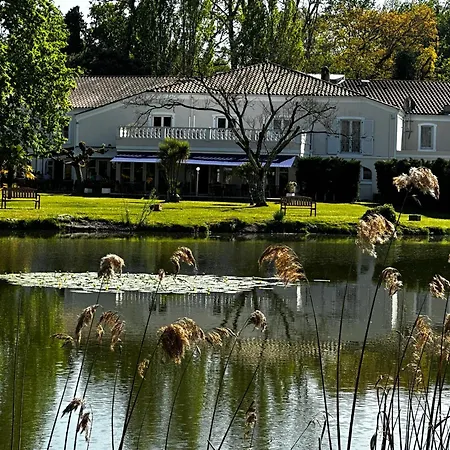 Le Renaissance Hotel