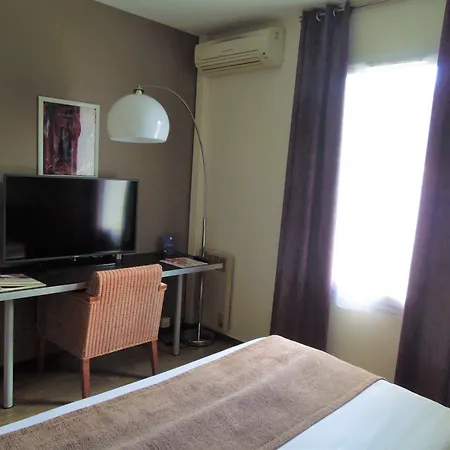 Le Renaissance Hotel 3*