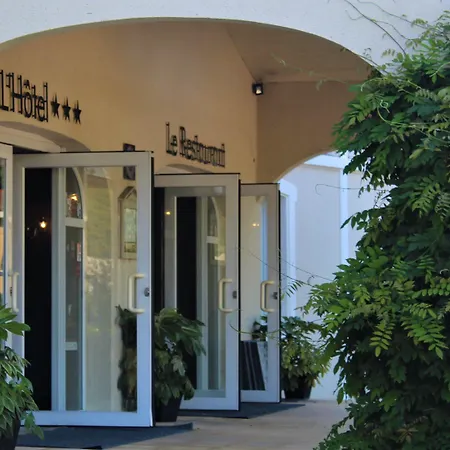 Le Renaissance Hotel 3*