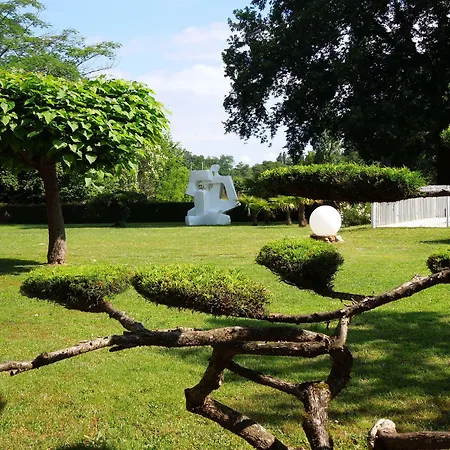 Le Renaissance Mont-de-Marsan