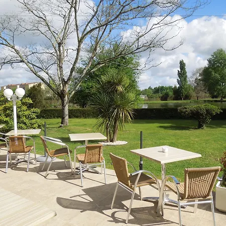 Le Renaissance Hotel 3*