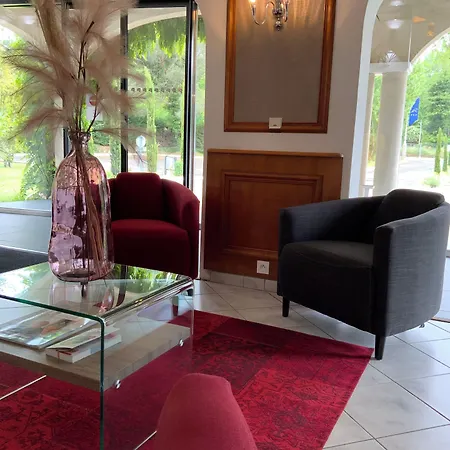 Le Renaissance Hotel 3*