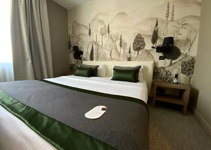 Le Renaissance Hotel 3*