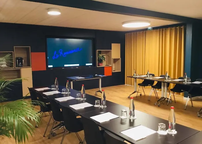 Le Renaissance Hotel 3*