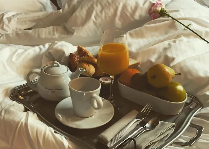 Le Renaissance Hotel 3*