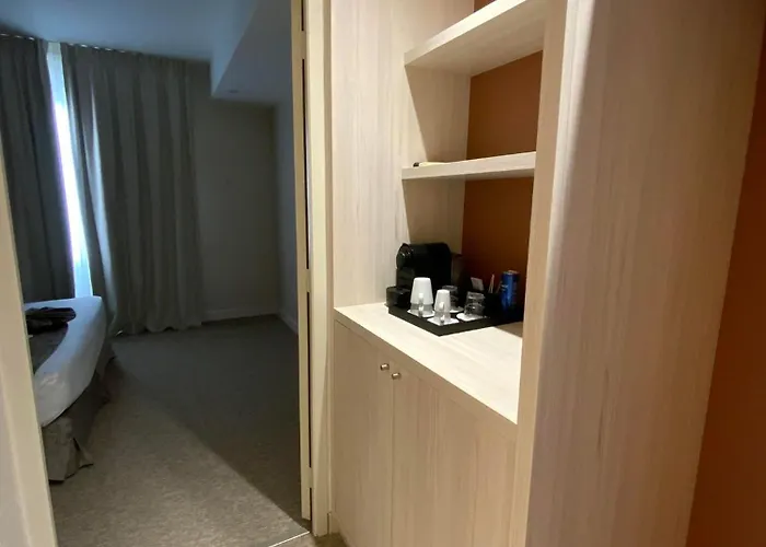 Le Renaissance Отель Мон-де-Марсан