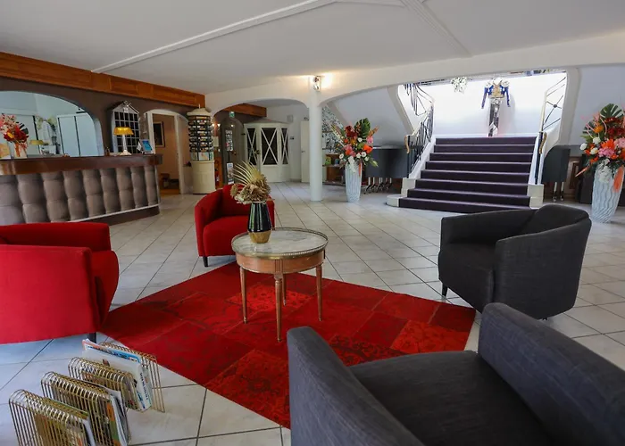 Le Renaissance Отель Мон-де-Марсан