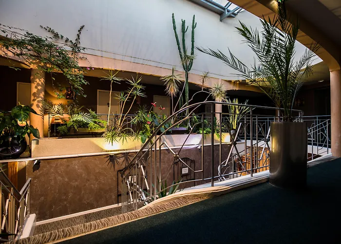 Le Renaissance Mont-de-Marsan