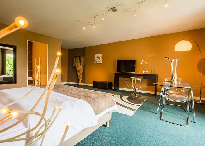 Le Renaissance Отель Мон-де-Марсан