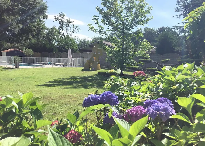 Le Renaissance Отель