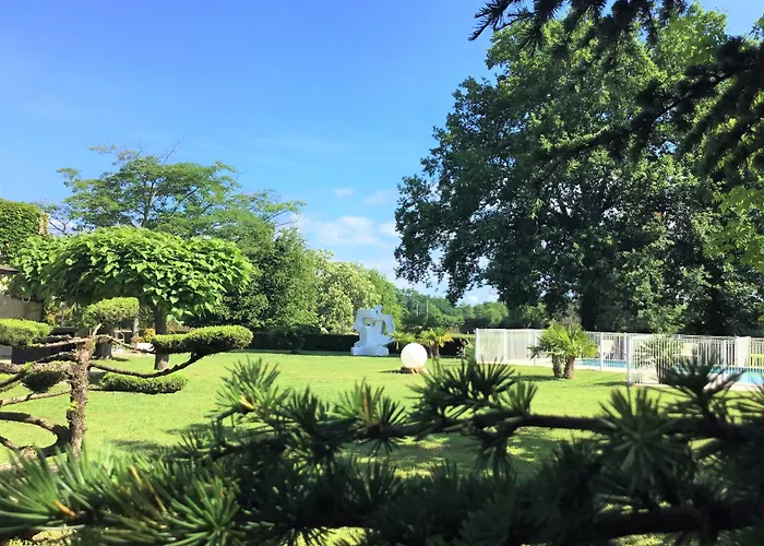 Le Renaissance Отель Мон-де-Марсан